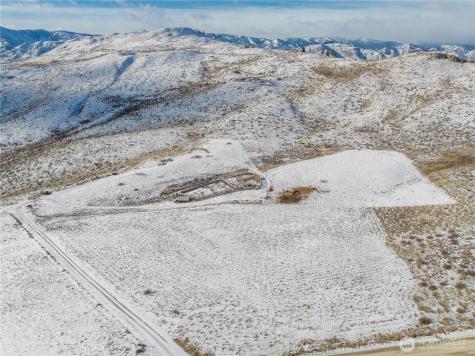 12 Charlie Drive Pateros WA 98846
