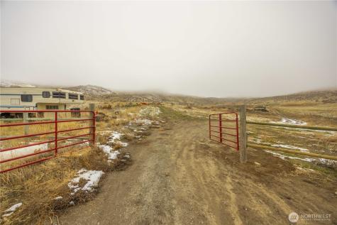 12 Charlie Drive Pateros WA 98846
