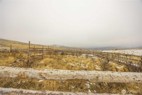 12 Charlie Drive Pateros WA 98846