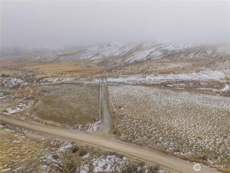 12 Charlie Drive Pateros WA 98846