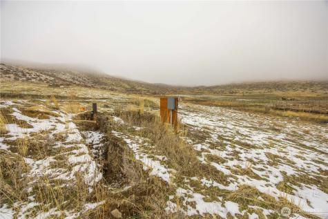 12 Charlie Drive Pateros WA 98846
