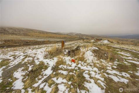 12 Charlie Drive Pateros WA 98846