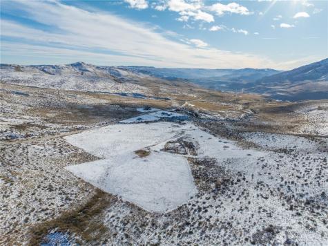 12 Charlie Drive Pateros WA 98846