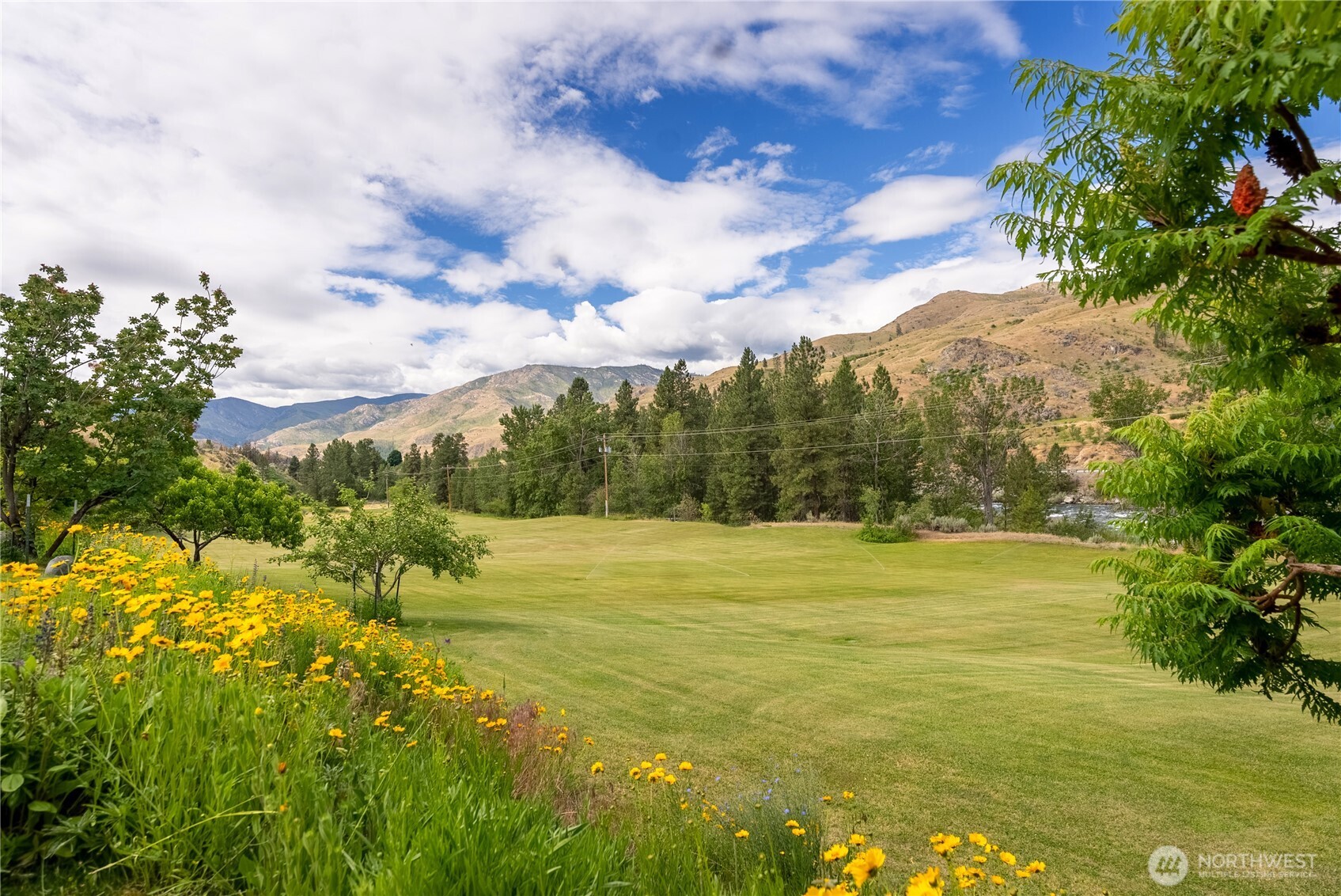 30 Whitewater Drive Pateros WA 98846