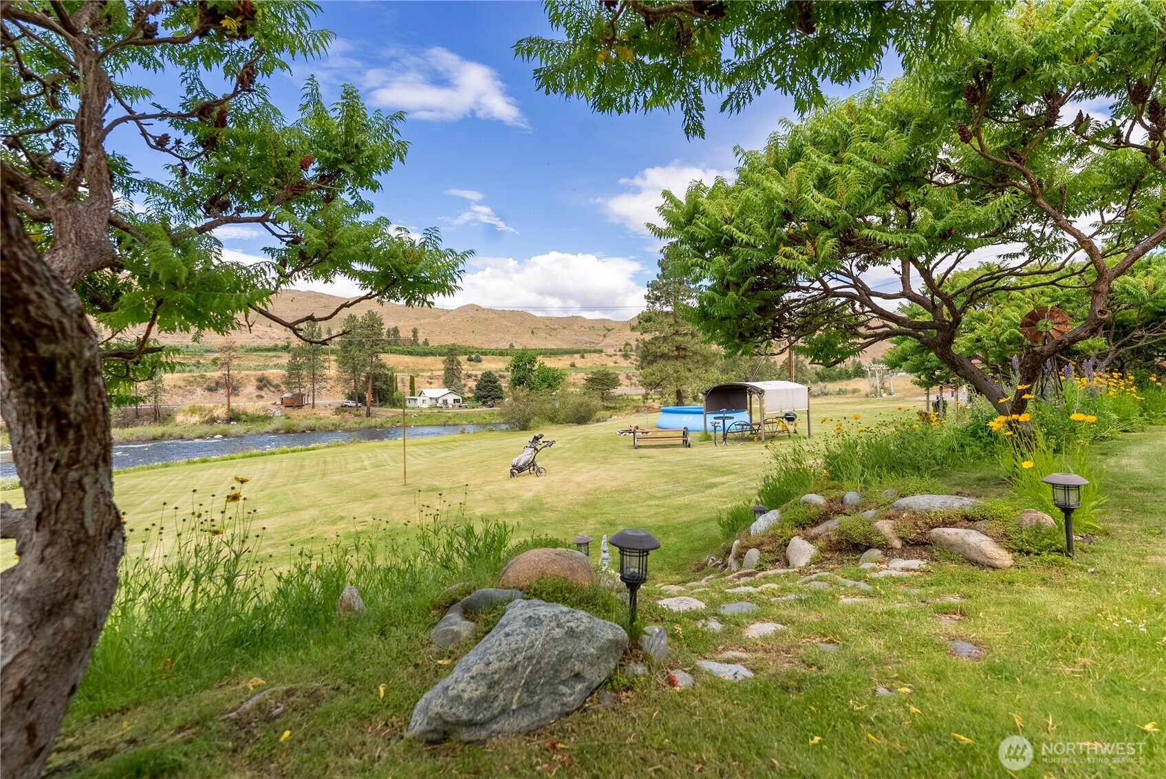 30 Whitewater Drive Pateros WA 98846