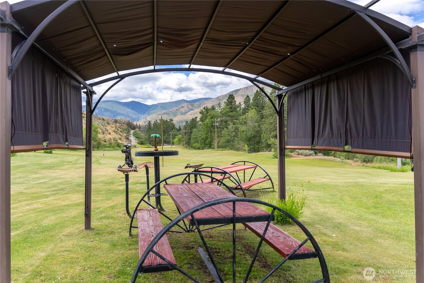 30 Whitewater Drive Pateros WA 98846