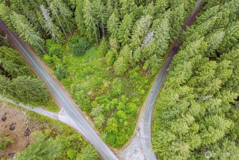 811 Herron Road SW Lakebay WA 98349