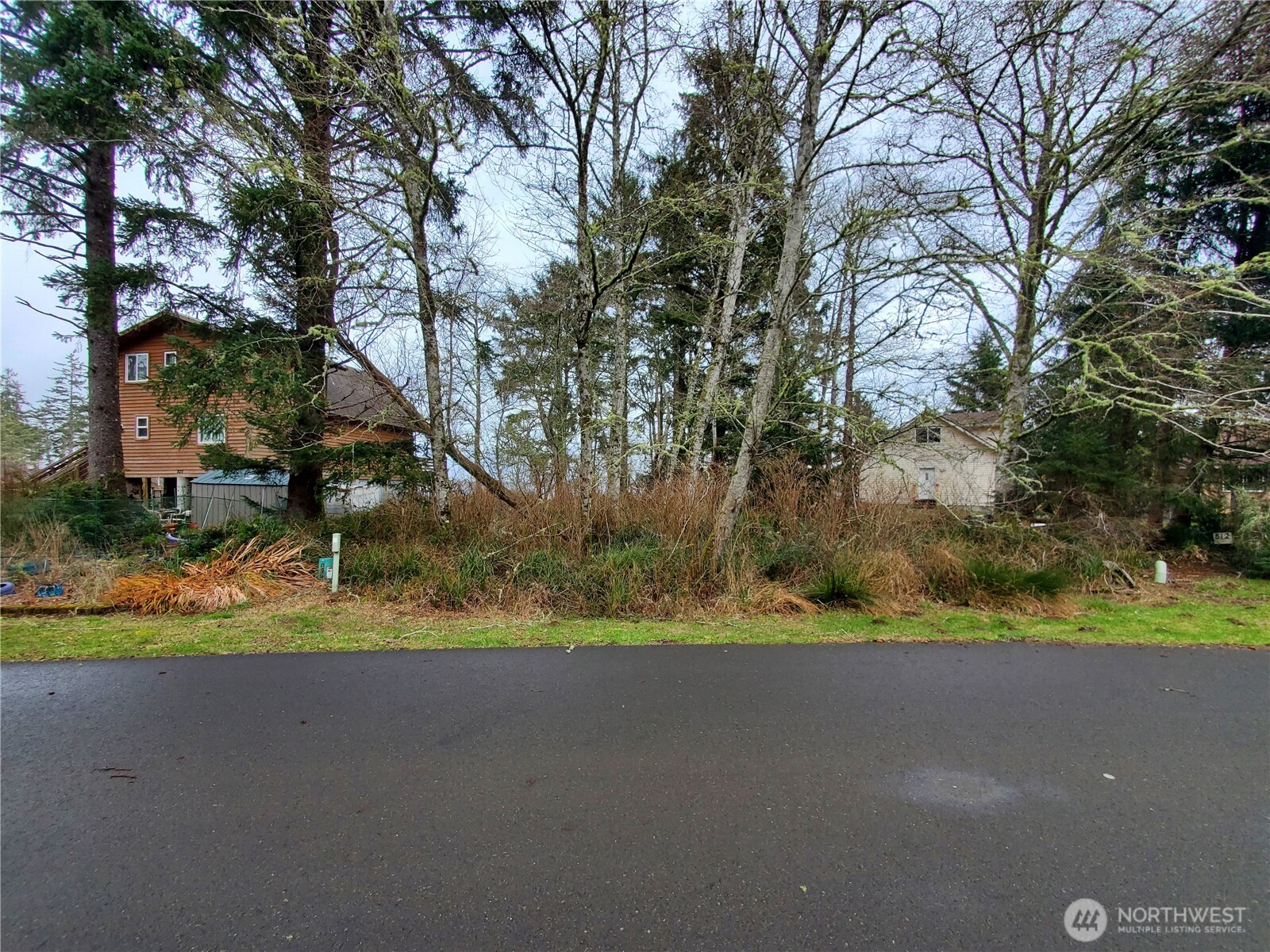 816 Duck Lake Drive NE Ocean Shores WA 98569