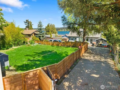 8306 54th Avenue S Seattle WA 98118