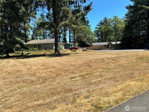 604 Sollecks Avenue SE Ocean Shores WA 98569