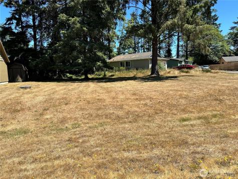 604 Sollecks Avenue SE Ocean Shores WA 98569