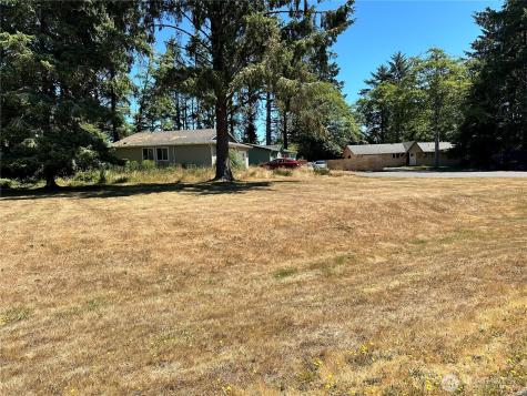 604 Sollecks Avenue SE Ocean Shores WA 98569