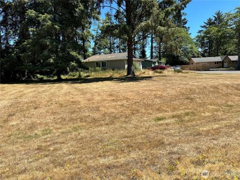 604 Sollecks Avenue SE Ocean Shores WA 98569