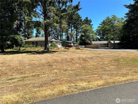 604 Sollecks Avenue SE Ocean Shores WA 98569