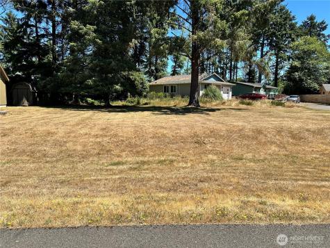 604 Sollecks Avenue SE Ocean Shores WA 98569
