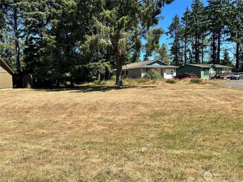604 Sollecks Avenue SE Ocean Shores WA 98569