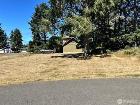 604 Sollecks Avenue SE Ocean Shores WA 98569
