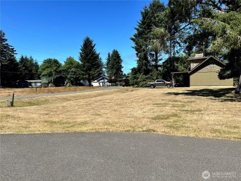 604 Sollecks Avenue SE Ocean Shores WA 98569