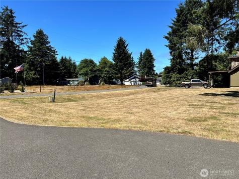 604 Sollecks Avenue SE Ocean Shores WA 98569