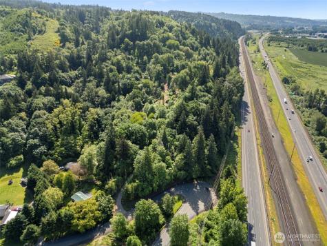 110 N Burke Road Woodland WA 98674