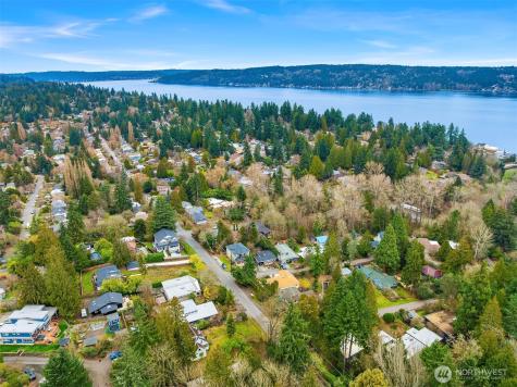9229 45th Avenue NE Seattle WA 98115