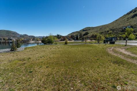 105 Bass Lane Chelan WA 98816