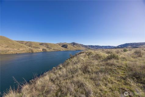 1163 Strahl Canyon Road Grand Coulee WA 99133