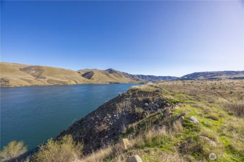 1163 Strahl Canyon Road Grand Coulee WA 99133