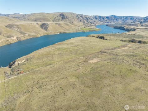 1163 Strahl Canyon Road Grand Coulee WA 99133