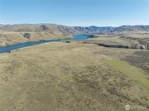 1163 Strahl Canyon Road Grand Coulee WA 99133