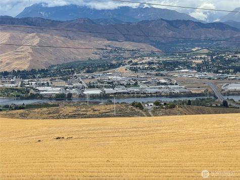 2025 Cougar Ridge Road East Wenatchee WA 98802