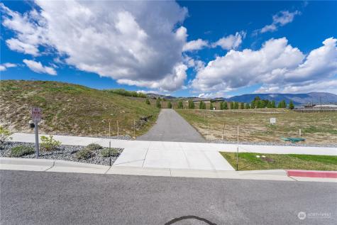 48 Loretta Lane Chelan WA 98816