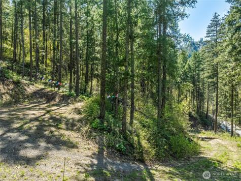 8325 Taber Road Cashmere WA 98815