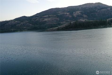 123 Lakefront Drive Oroville WA 98844