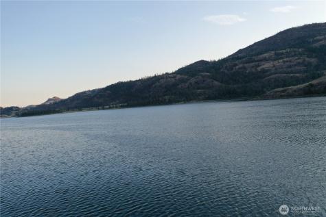 123 Lakefront Drive Oroville WA 98844