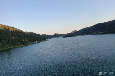 123 Lakefront Drive Oroville WA 98844