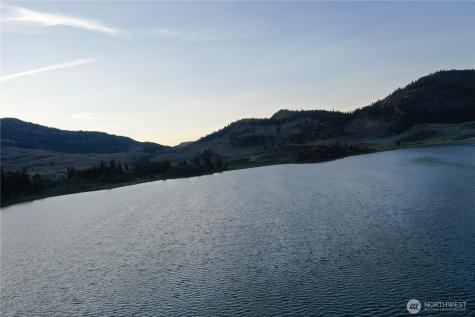 123 Lakefront Drive Oroville WA 98844