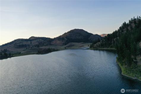 123 Lakefront Drive Oroville WA 98844