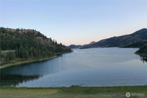 123 Lakefront Drive Oroville WA 98844