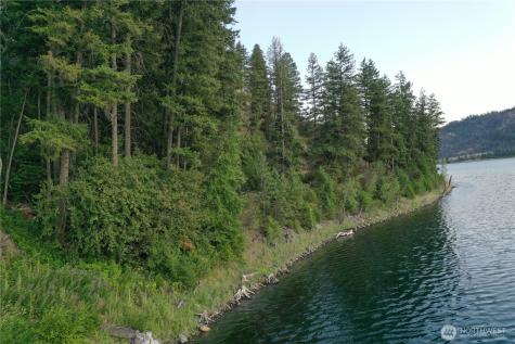 123 Lakefront Drive Oroville WA 98844