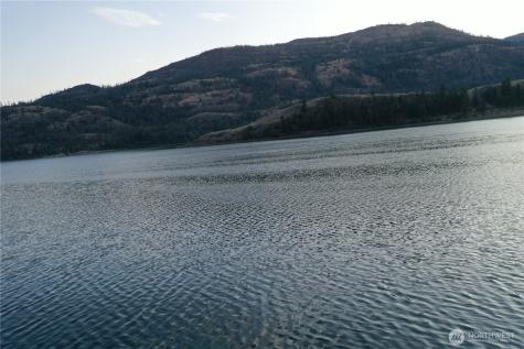 123 Lakefront Drive Oroville WA 98844