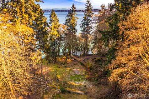 290 125th Place SW Vashon WA 98070