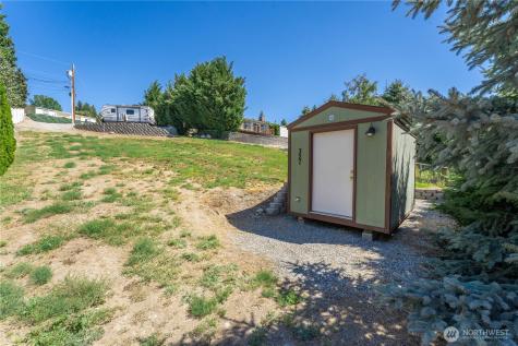327 Lakeshore Drive Manson WA 98831