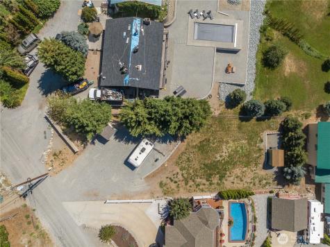 327 Lakeshore Drive Manson WA 98831