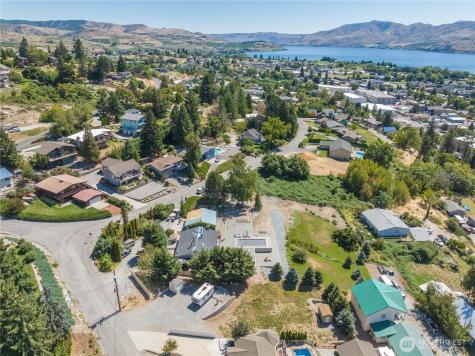 327 Lakeshore Drive Manson WA 98831