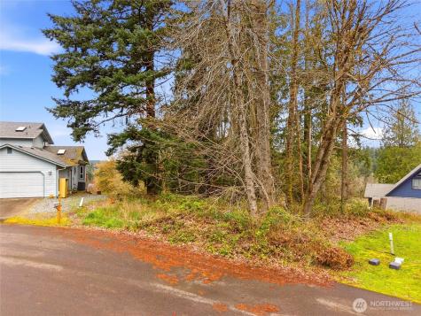 2411 Lakeview Court SW Olympia WA 98512