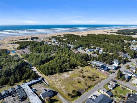301 Ocean Beach Boulevard N Long Beach WA 98631