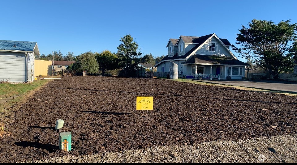 584 Point Brown Avenue NE Ocean Shores WA 98569