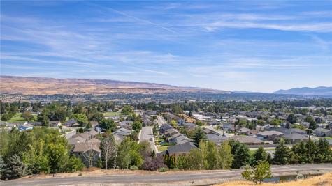 1833 Broadway Place Wenatchee WA 98801