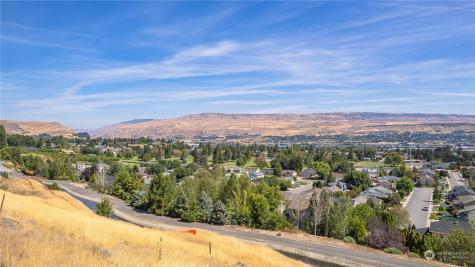 1833 Broadway Place Wenatchee WA 98801